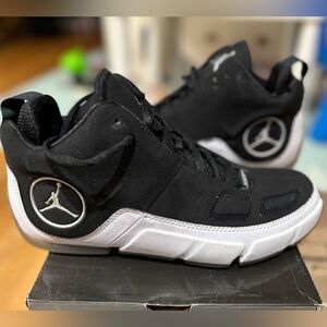 New Jordan Enhancer size 9.5